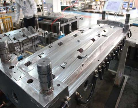 汽车顶注塑模具